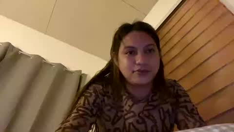 Snapshot of xxjulielovesyouxx chatting on 5, 11, 2025 July online show from 5, 11, 2025