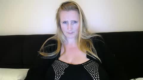 Nikkie online show from 4, 3, 2025