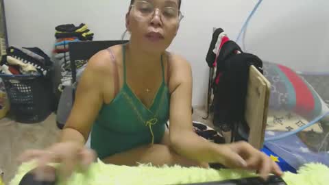 Snapshot of xxsexypinayxx chatting on 30, 10, 2025 xxsexypinayxx online show from 30, 10, 2025