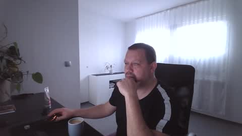 Snapshot of xxstrikerxx chatting on 23, 1, 2025 Eddi online show from 23, 1, 2025