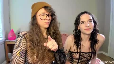 Snapshot of xxx_aura_xxx chatting on 30, 1, 2025 Aura Deluge online show from 30, 1, 2025