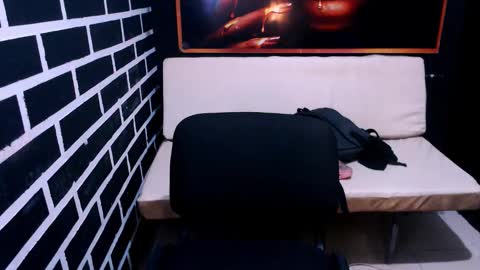 Snapshot of xxxanonymousloverxxx chatting on 28, 2, 2025 Chiara online show from 28, 2, 2025