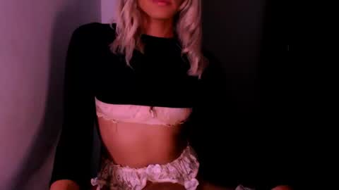 Snapshot of xxxanonymousloverxxx chatting on 24, 9, 2025 Chiara online show from 24, 9, 2025