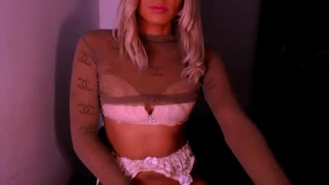 Snapshot of xxxanonymousloverxxx chatting on 2, 10, 2025 Chiara online show from 2, 10, 2025