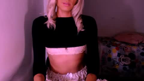 Snapshot of xxxanonymousloverxxx chatting on 3, 11, 2025 Chiara online show from 3, 11, 2025