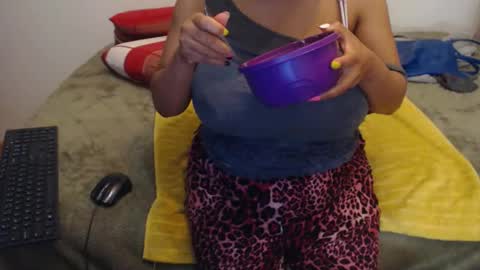 Snapshot of xxxbustybabe27x chatting on 15, 2, 2026 Ayanda online show from 15, 2, 2026