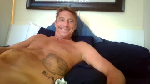 Snapshot of xxxelentdick chatting on 25, 2, 2025 deeeeznutz online show from 25, 2, 2025