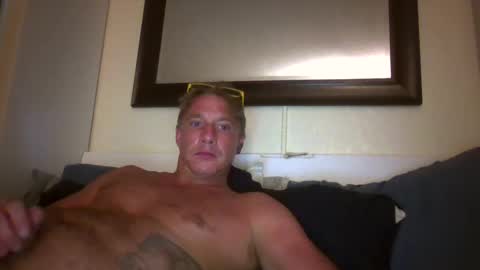 Snapshot of xxxelentdick chatting on 23, 9, 2025 deeeeznutz online show from 23, 9, 2025