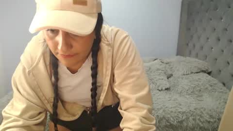 Lunhaa   online show from 12, 11, 2025