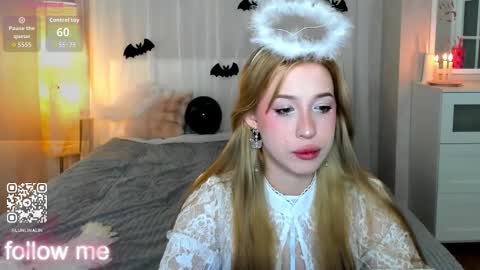 Snapshot of y0ung_lina18 chatting on 30, 10, 2025 Lina online show from 30, 10, 2025