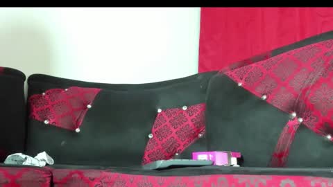 yair independent model online show from 18, 1, 2026