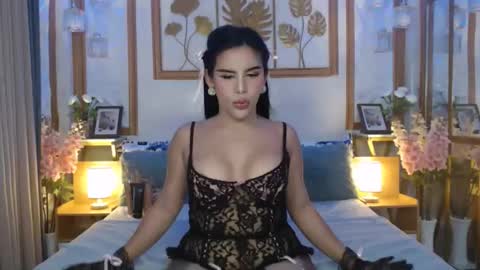 yakarena online show from 18, 11, 2025