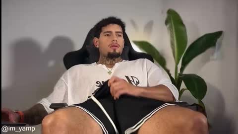 Snapshot of yamp_bigcock chatting on 15, 2, 2026 yamp sambrano online show from 15, 2, 2026