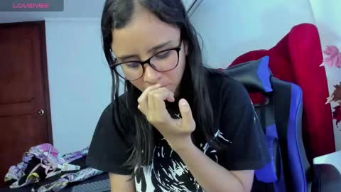 yan_nyan online show from 12, 2, 2025