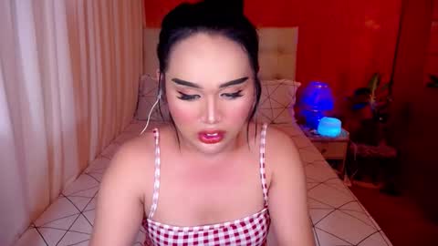 Snapshot of yanny_xoxo chatting on 3, 11, 2025 Allisonn online show from 3, 11, 2025