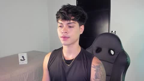 yanpaul83 online show from 27, 10, 2025