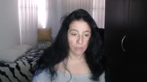 yasmin_love85 online show from 9, 1, 2025