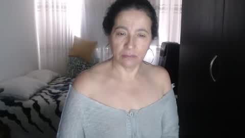 yasmin_love85 online show from 10, 1, 2025
