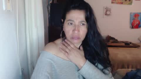 yasmin_love85 online show from 7, 10, 2025