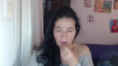 yasmin_love85 online show from 10, 2, 2026