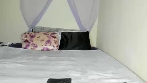 Snapshot of yasminayazzie chatting on 17, 10, 2025 Yasmina online show from 17, 10, 2025