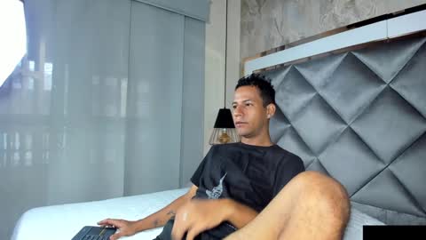 Snapshot of yayi_derek chatting on 21, 1, 2025 yayi derek online show from 21, 1, 2025