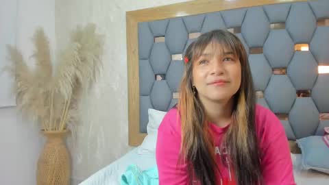 Snapshot of yayi_derek chatting on 6, 11, 2025 yayi derek online show from 6, 11, 2025