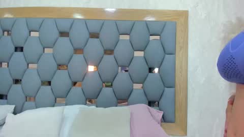 Snapshot of yayi_derek chatting on 20, 11, 2025 yayi derek online show from 20, 11, 2025