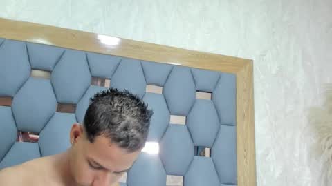 Snapshot of yayi_derek chatting on 23, 11, 2025 yayi derek online show from 23, 11, 2025