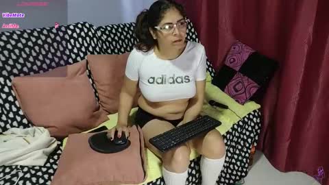 Snapshot of yazflor chatting on 27, 11, 2025 Hazzan y Greisy online show from 27, 11, 2025