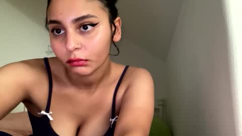 yazzydeleon online show from 11, 11, 2025