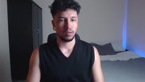 Snapshot of yeff_stone chatting on 17, 10, 2025 yeff online show from 17, 10, 2025