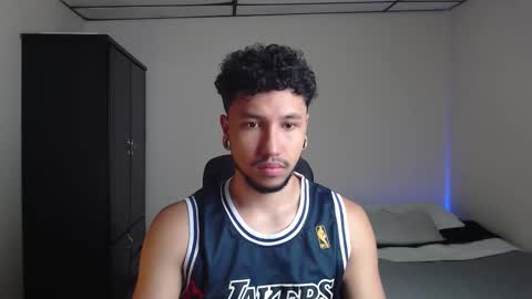 Snapshot of yeff_stone chatting on 22, 10, 2025 yeff online show from 22, 10, 2025