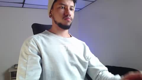 Snapshot of yeff_stone chatting on 31, 10, 2025 yeff online show from 31, 10, 2025