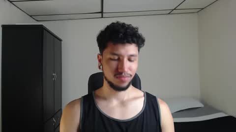 Snapshot of yeff_stone chatting on 4, 11, 2025 yeff online show from 4, 11, 2025