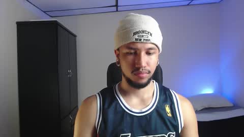 Snapshot of yeff_stone chatting on 5, 11, 2025 yeff online show from 5, 11, 2025