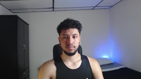 Snapshot of yeff_stone chatting on 7, 11, 2025 yeff online show from 7, 11, 2025