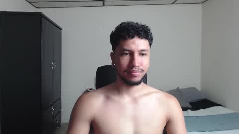 Snapshot of yeff_stone chatting on 5, 12, 2025 yeff online show from 5, 12, 2025