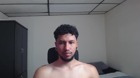 Snapshot of yeff_stone chatting on 13, 12, 2025 yeff online show from 13, 12, 2025