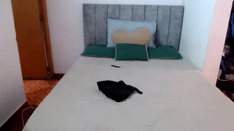 Snapshot of yeibles_hana2 chatting on 3, 12, 2025 yeibles_hana2 online show from 3, 12, 2025