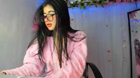 Snapshot of yelina_mh chatting on 1, 12, 2025 YELINA online show from 1, 12, 2025