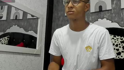 Snapshot of yeps_pluss chatting on 12, 10, 2025 M O R E N O online show from 12, 10, 2025