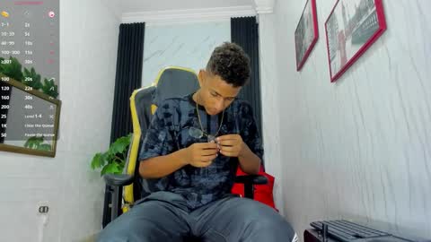 Snapshot of yeps_pluss chatting on 1, 11, 2025 M O R E N O online show from 1, 11, 2025