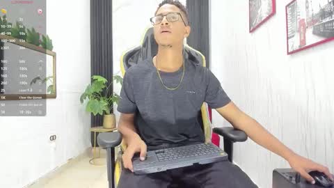 Snapshot of yeps_pluss chatting on 2, 11, 2025 M O R E N O online show from 2, 11, 2025