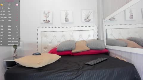 Snapshot of yeps_pluss chatting on 14, 11, 2025 M O R E N O online show from 14, 11, 2025