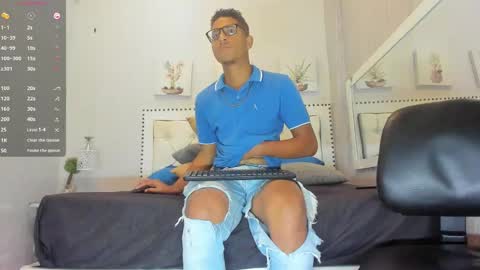 Snapshot of yeps_pluss chatting on 16, 11, 2025 M O R E N O online show from 16, 11, 2025