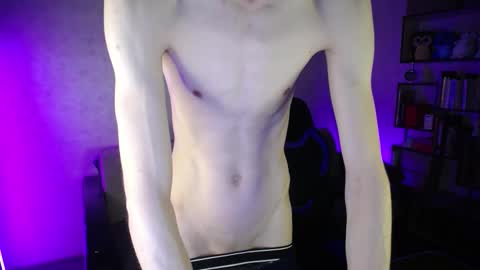 Snapshot of yes_cute_boy_ chatting on 26, 11, 2025 Eden online show from 26, 11, 2025