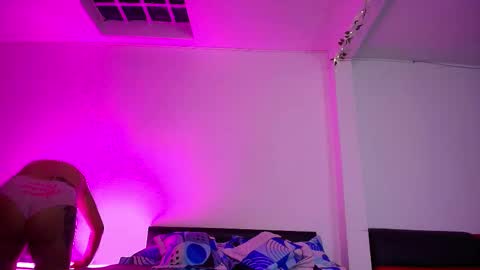 Snapshot of yesie_hot2 chatting on 8, 3, 2026 yesie_hot2 online show from 8, 3, 2026