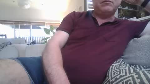yesplease1969 online show from 21, 9, 2025