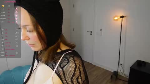 Kiki online show from 10, 11, 2025